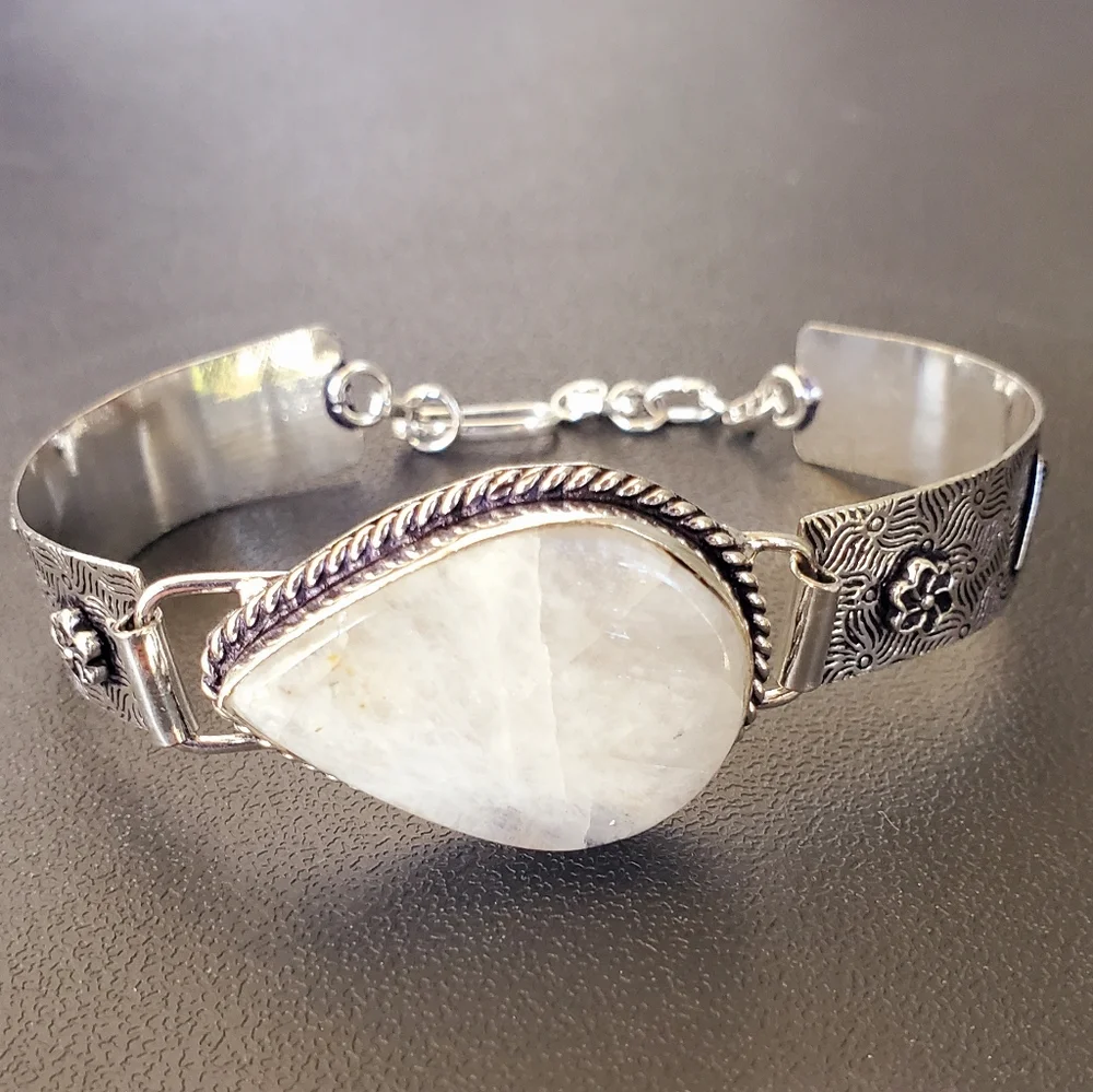 New Rainbow Moonstone 925 Silver Bracelet.
